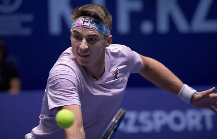 Казахстанский теннисист Тимофей Скатов (№305 ATP) успешно пробился в полуфинал турнира серии ATP Challenger в немецком Бонне с призовым фондом более €91 тыс.