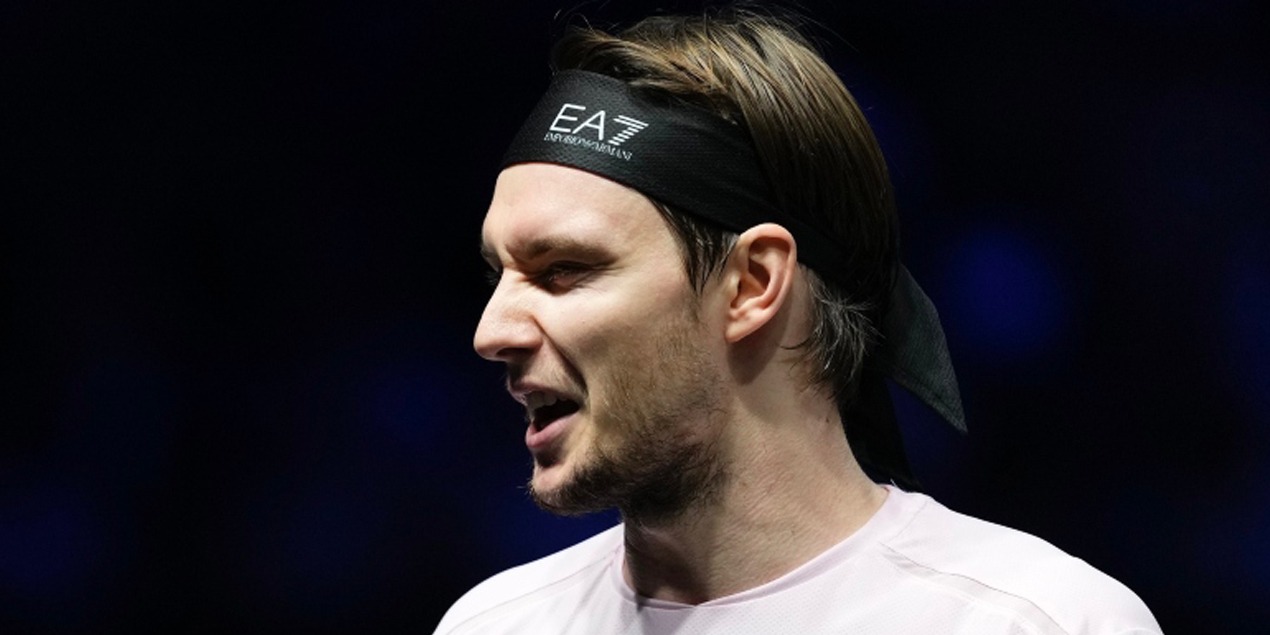 Александр Бублик вышел в полуфинал «Мастерса» в Париже после победы над Де Минауром Александр Бублик вышел в полуфинал «Мастерса» в Париже после победы над Де Минауром