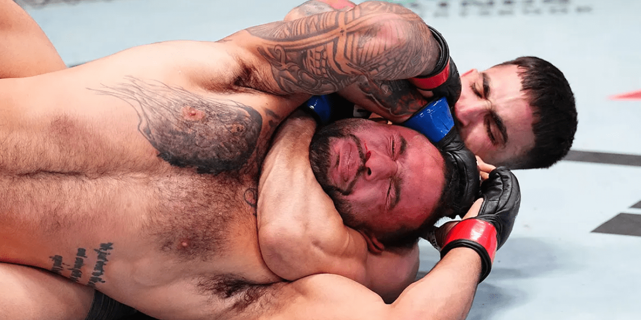 UFC уволил бойца после скандала с подозрениями в договорном бое