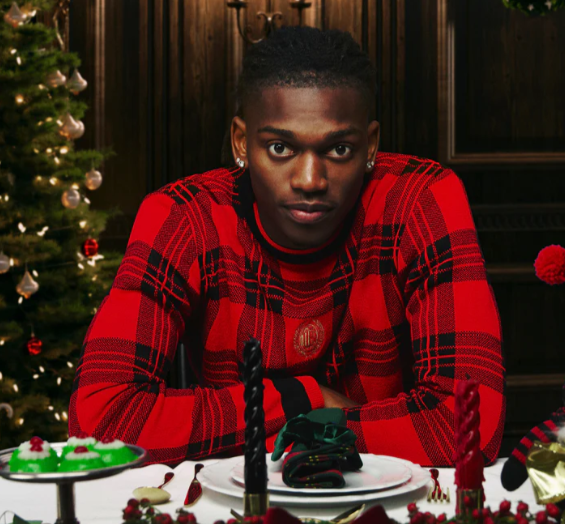 Новогодний мерч Милана